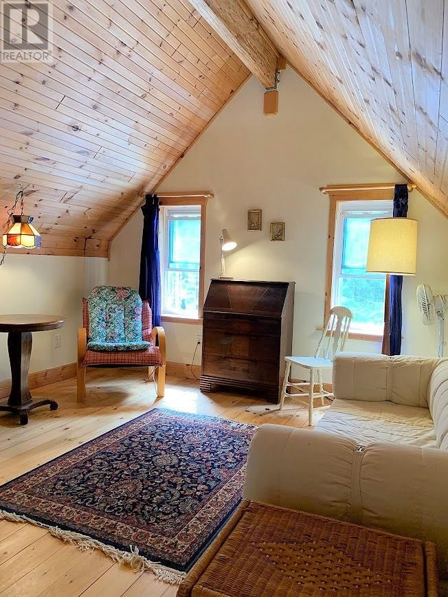 642 WATER STREET Image 8