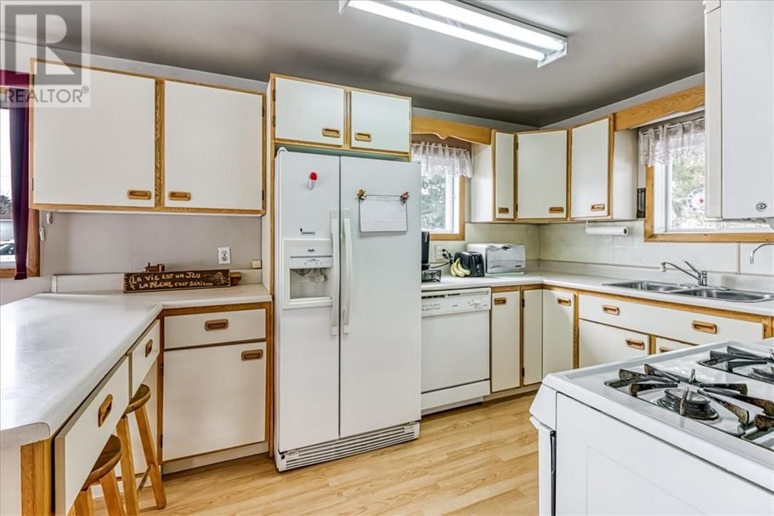 29 ARLINGTON DRIVE Image 10