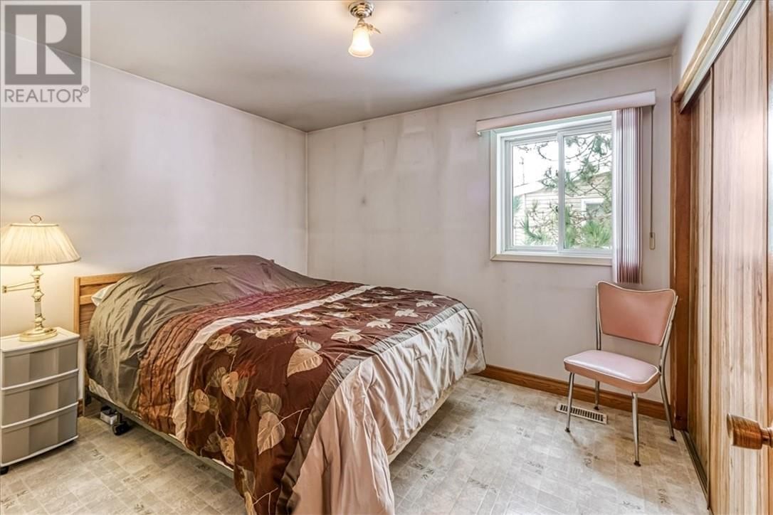 29 ARLINGTON DRIVE Image 15