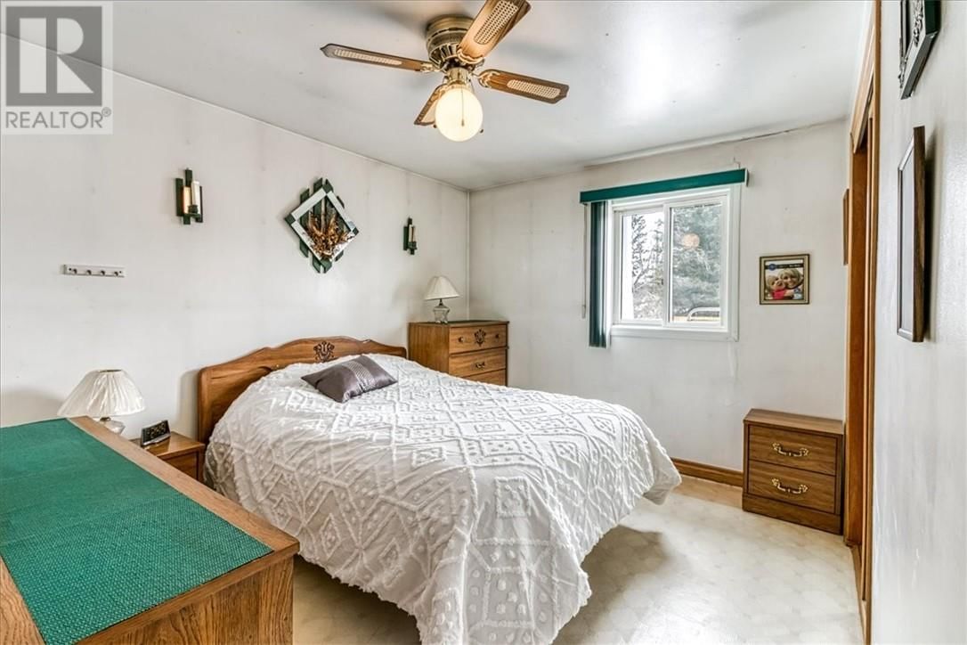 29 ARLINGTON DRIVE Image 17