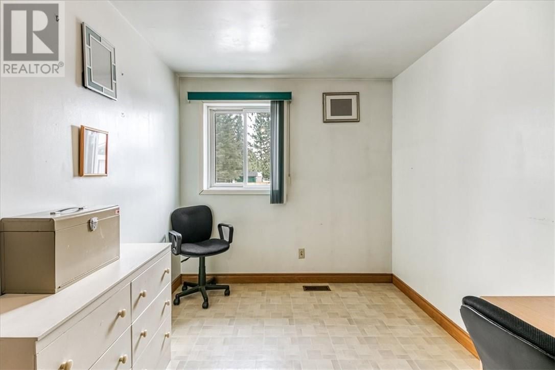 29 ARLINGTON DRIVE Image 19