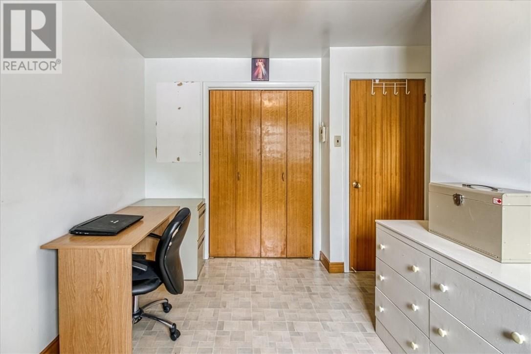 29 ARLINGTON DRIVE Image 20