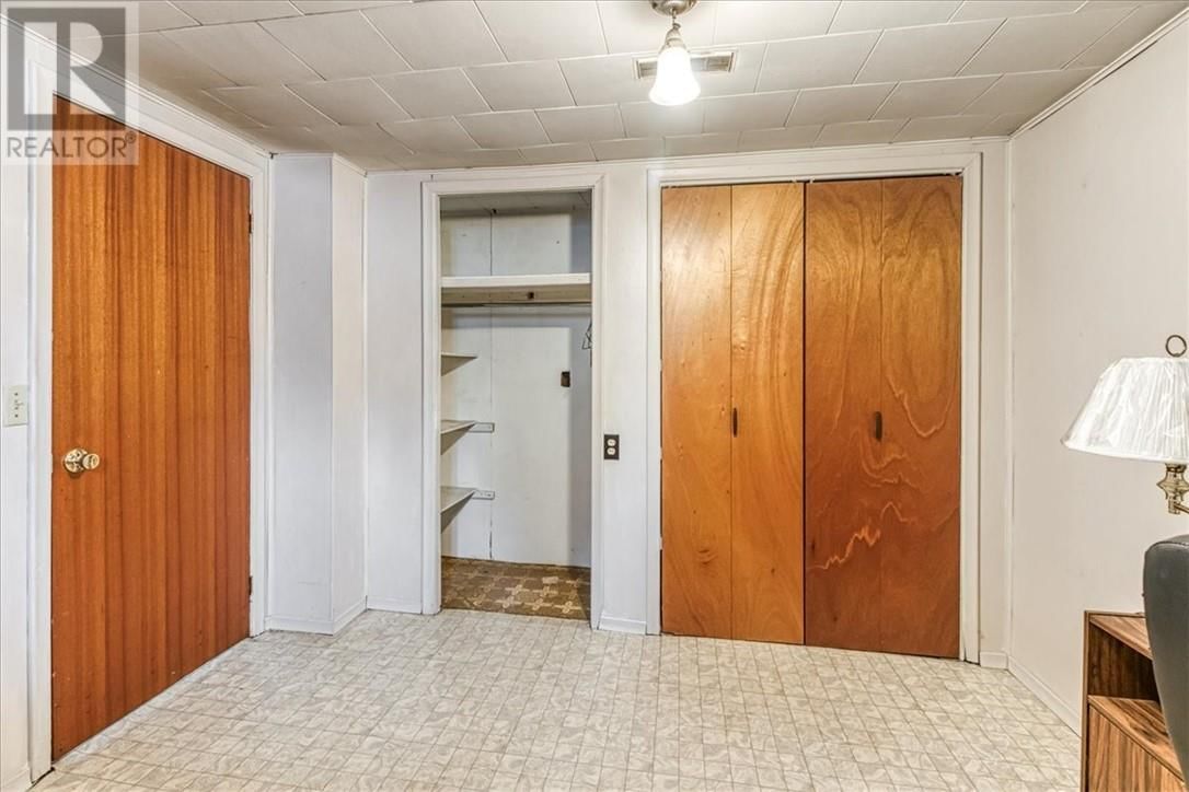 29 ARLINGTON DRIVE Image 25