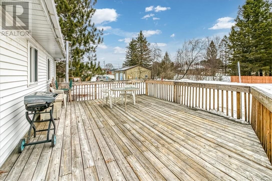 29 ARLINGTON DRIVE Image 3