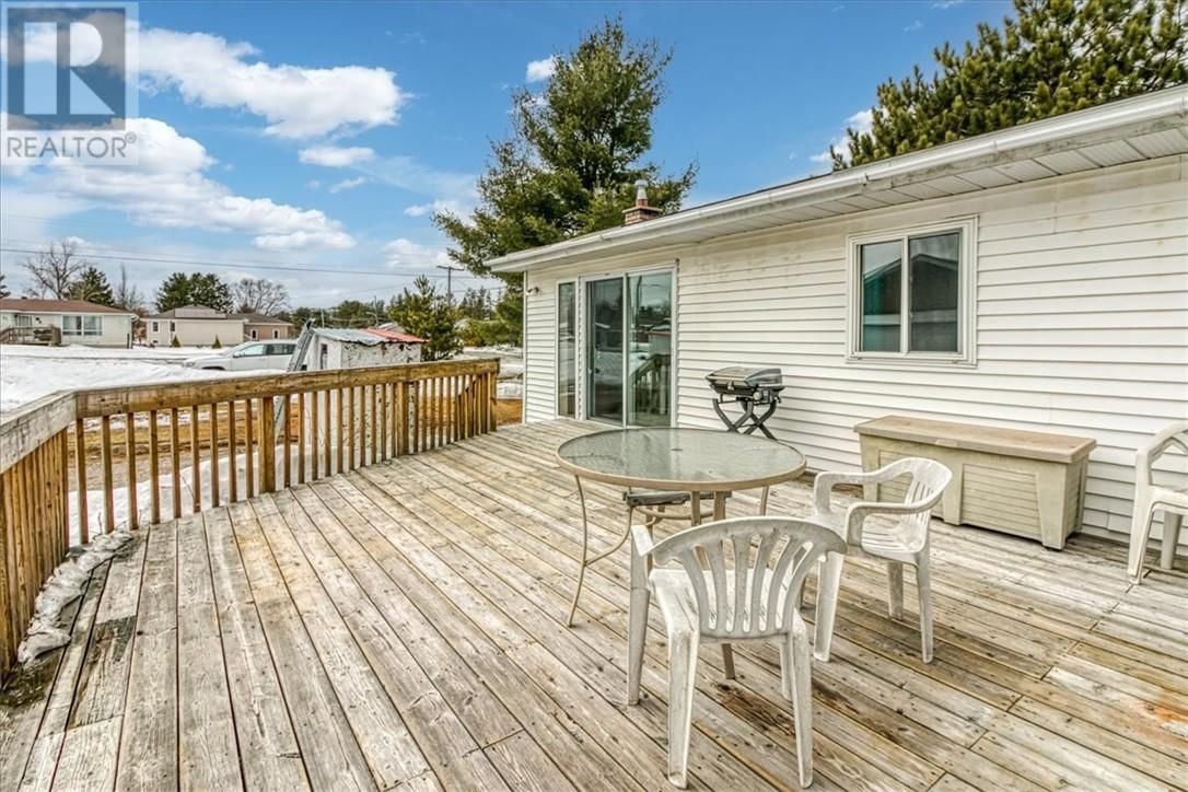 29 ARLINGTON DRIVE Image 4