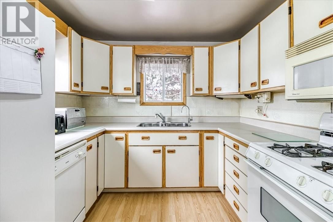 29 ARLINGTON DRIVE Image 9