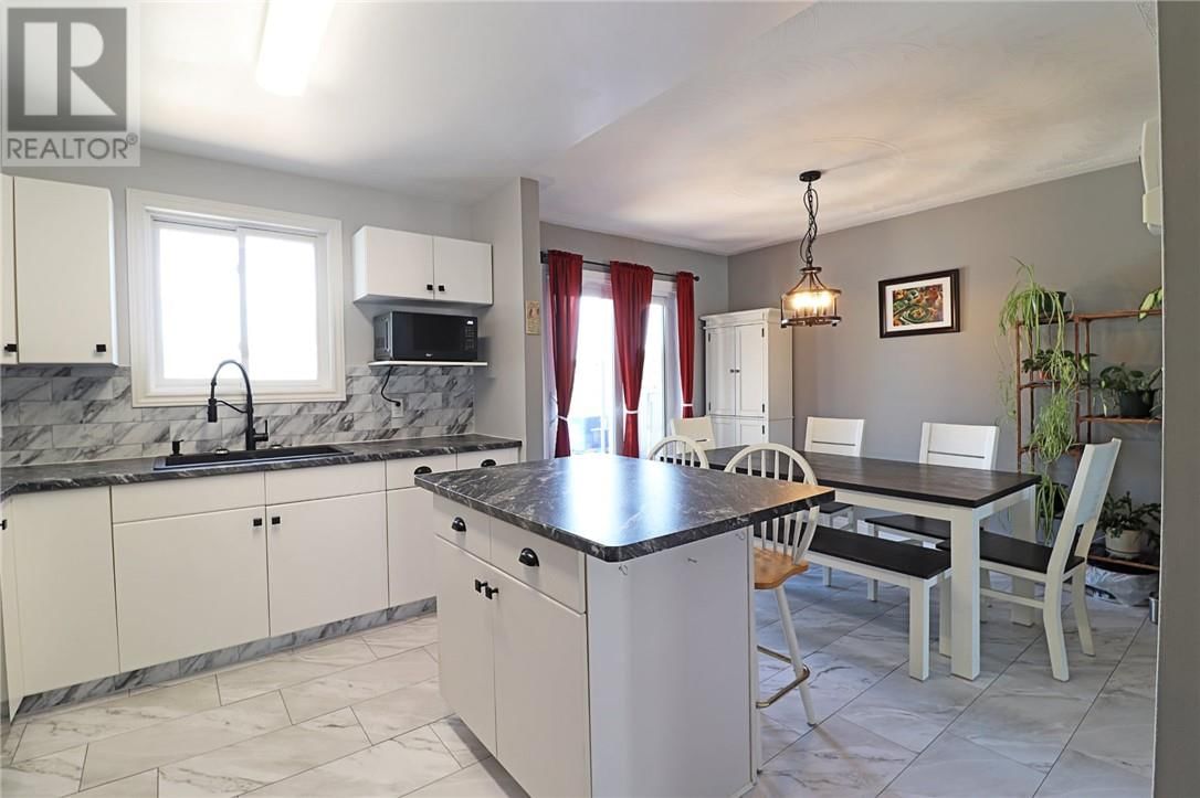 3274 PERCY AVENUE Image 11