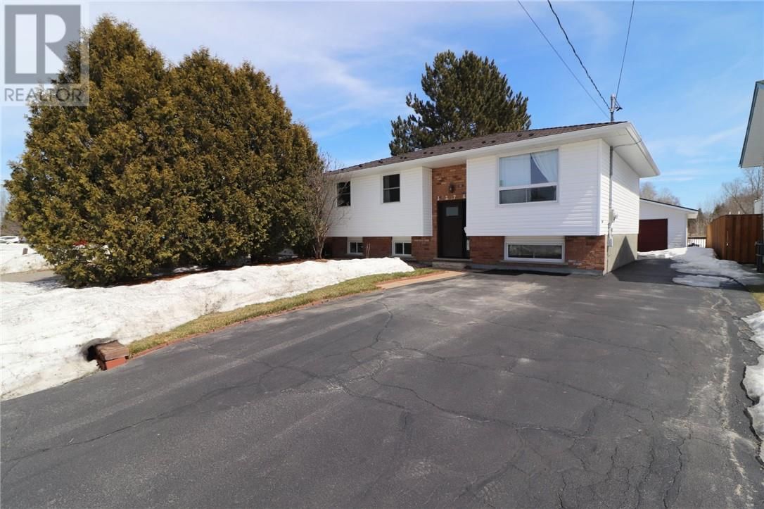 3274 PERCY AVENUE Image 2