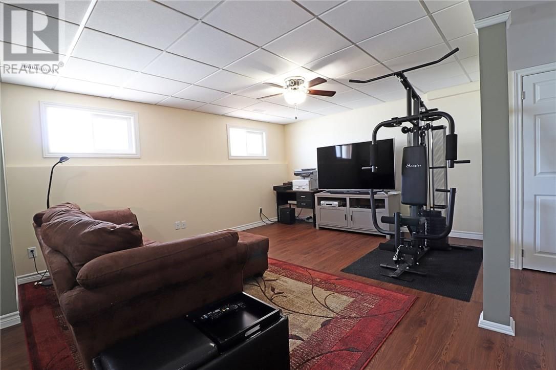 3274 PERCY AVENUE Image 20