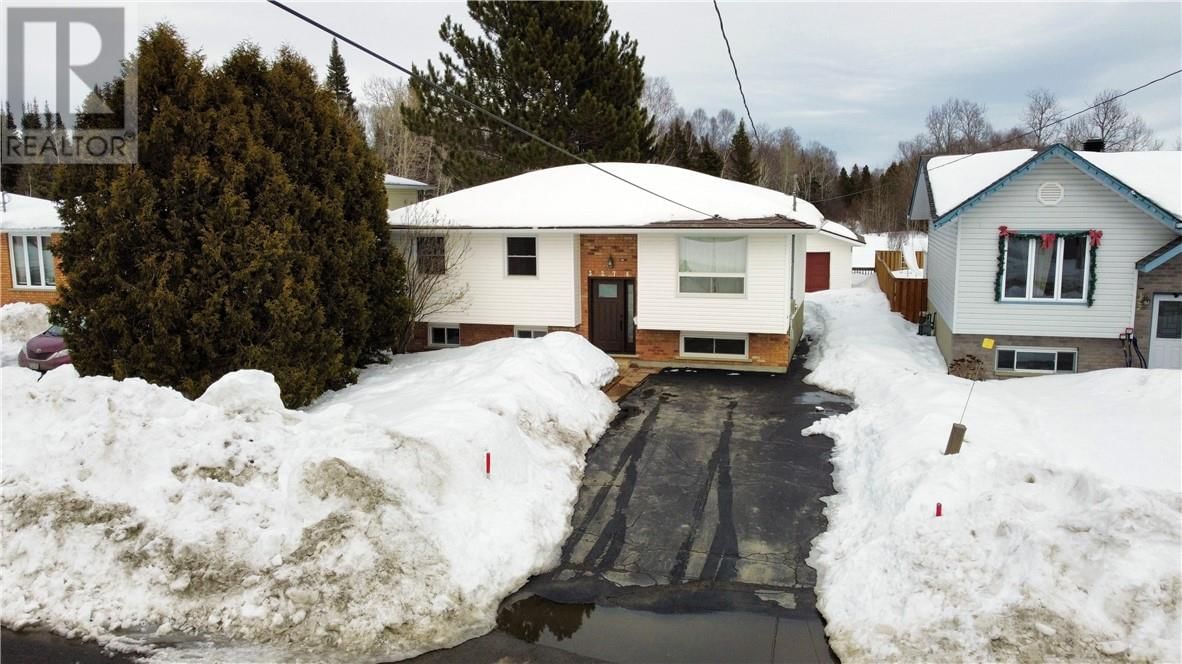 3274 PERCY AVENUE Image 23