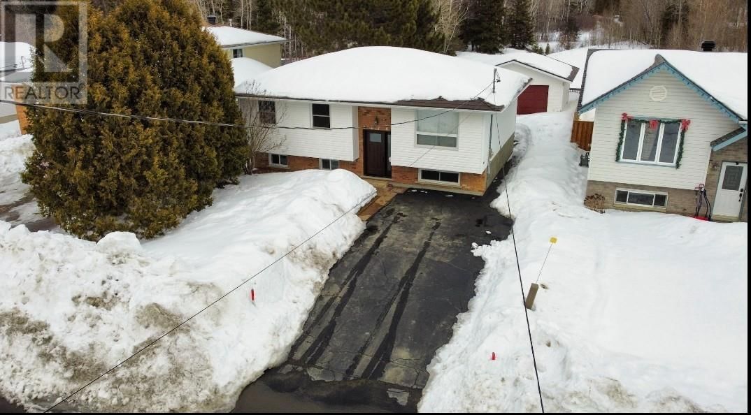 3274 PERCY AVENUE Image 29