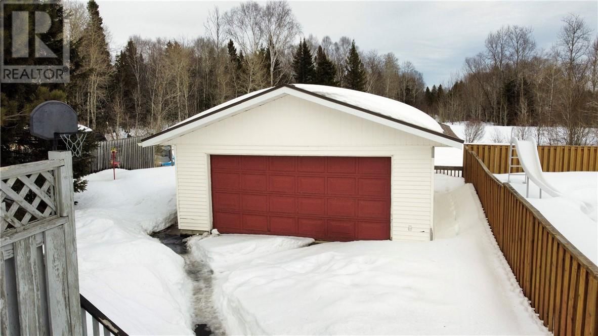 3274 PERCY AVENUE Image 32