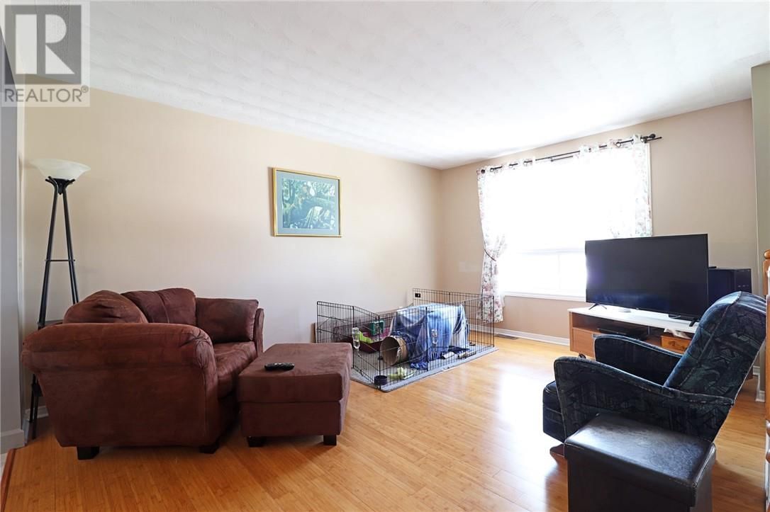 3274 PERCY AVENUE Image 5