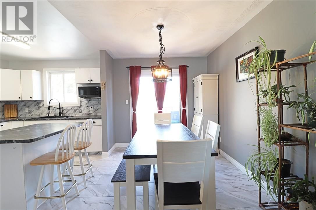 3274 PERCY AVENUE Image 7