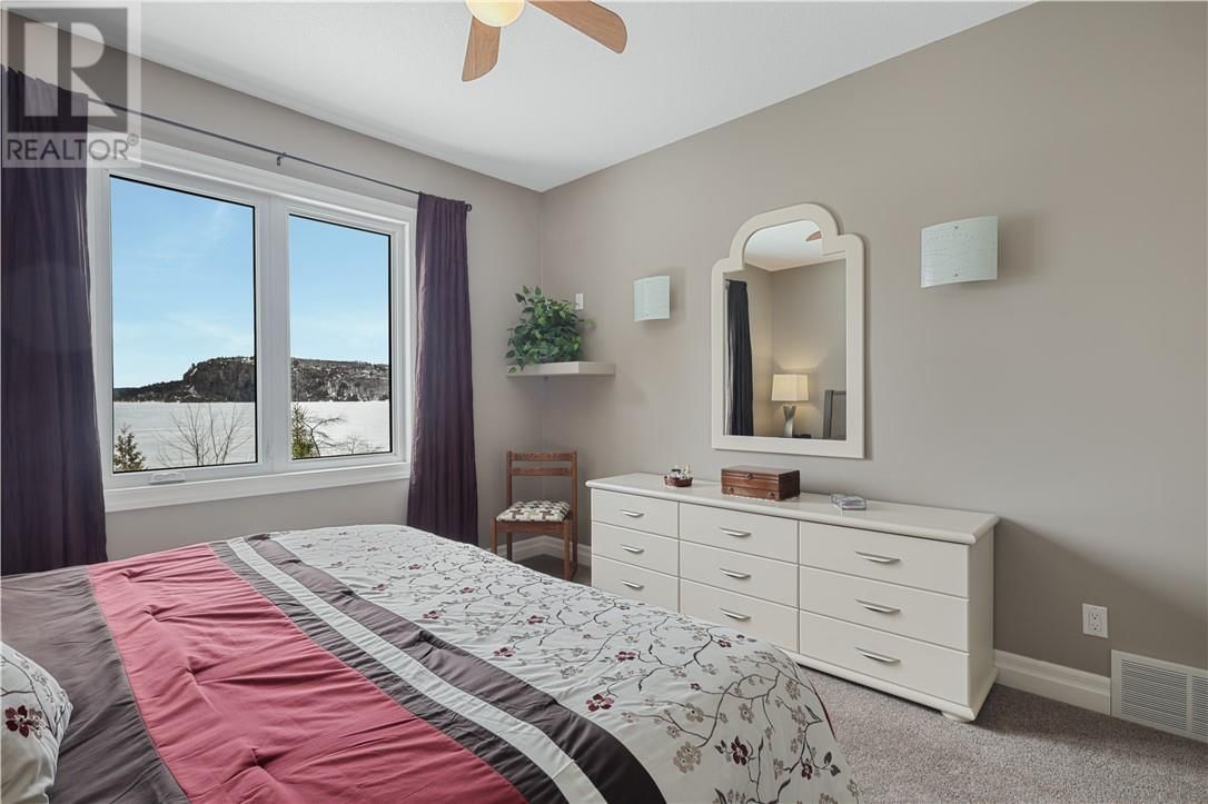 82 BOBCAT TRAIL Image 18