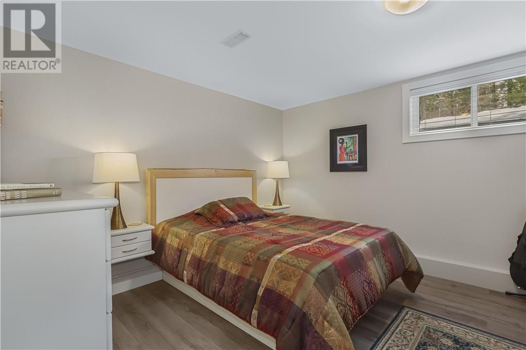 82 BOBCAT TRAIL Image 35