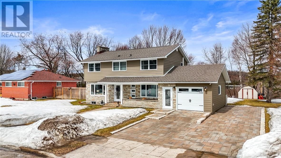 247 SPANISH RIVER DRIVE Image 1