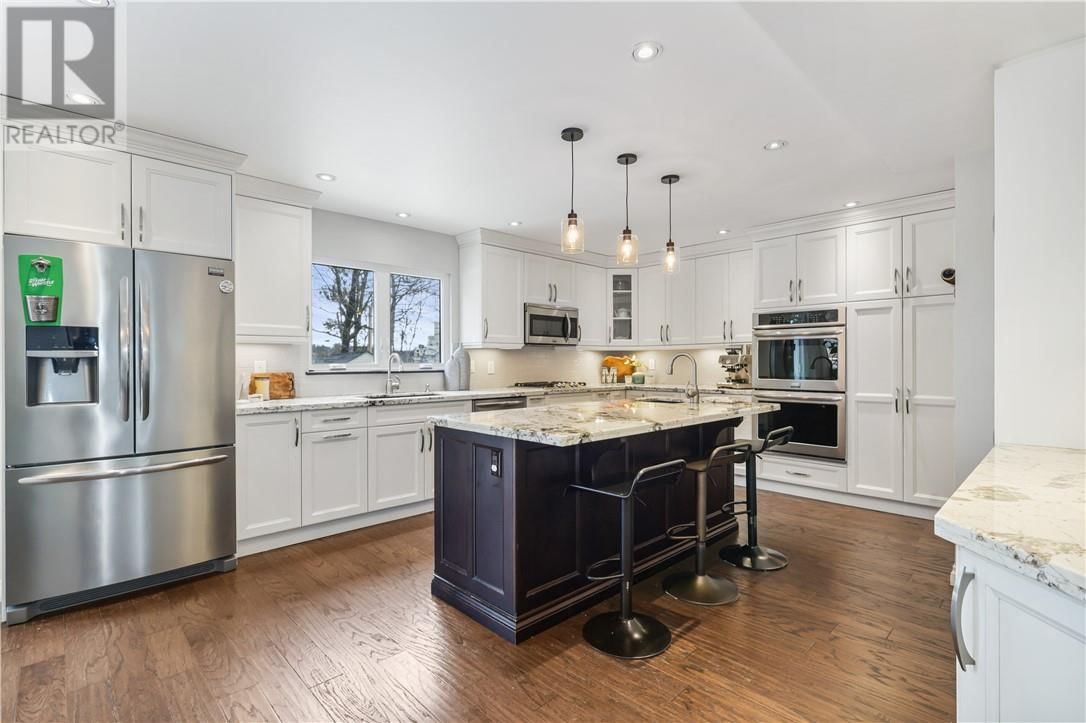 247 SPANISH RIVER DRIVE Image 11