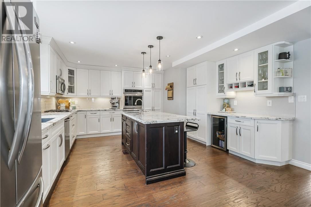 247 SPANISH RIVER DRIVE Image 13