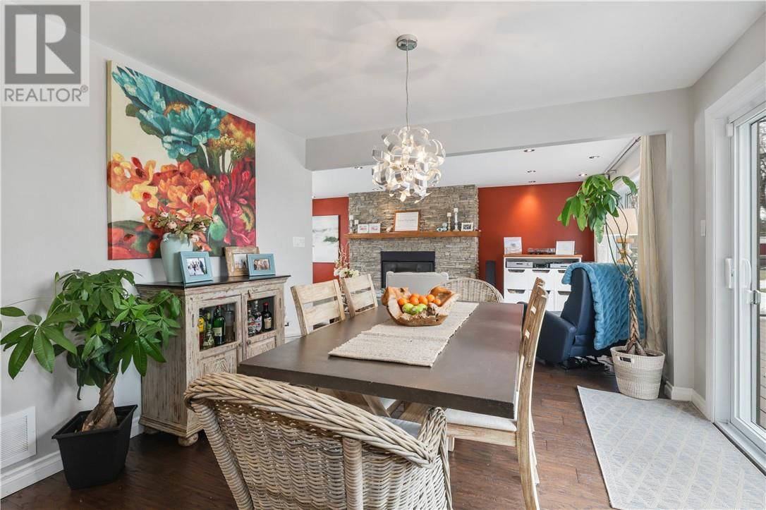 247 SPANISH RIVER DRIVE Image 19