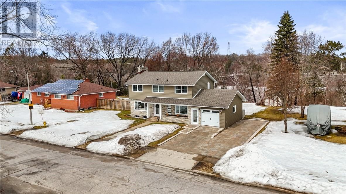 247 SPANISH RIVER DRIVE Image 2