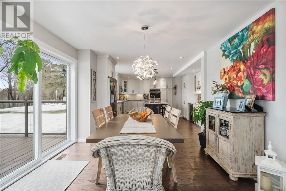 247 SPANISH RIVER DRIVE Image 20