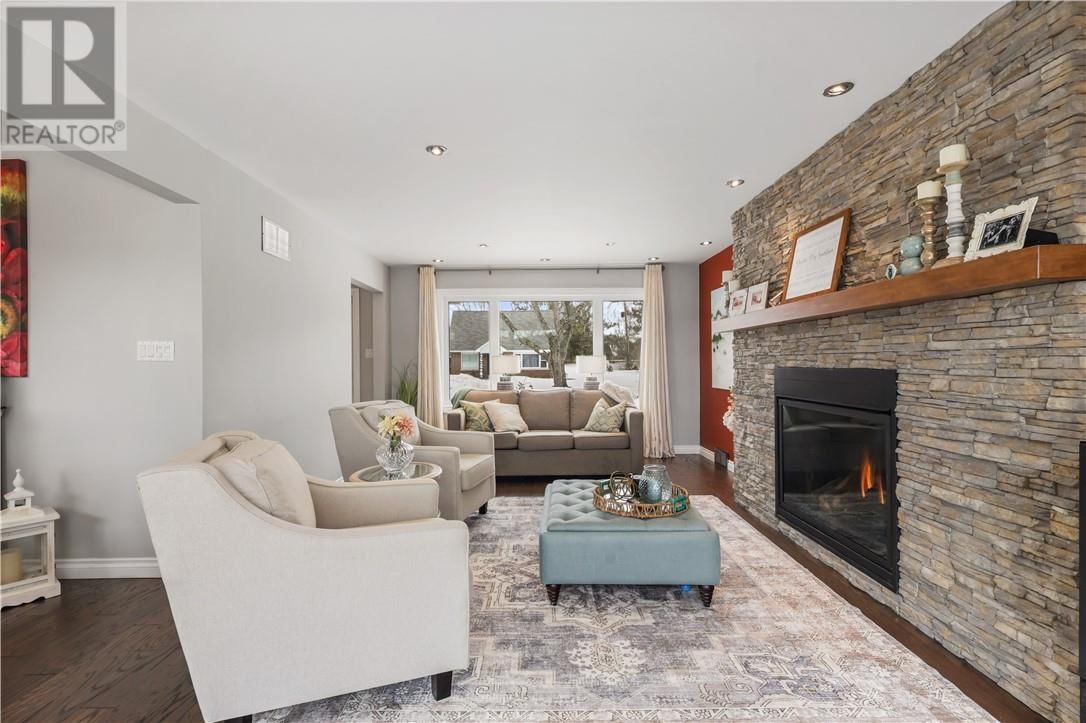 247 SPANISH RIVER DRIVE Image 21