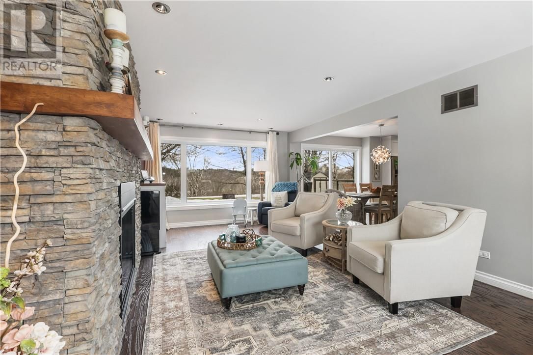 247 SPANISH RIVER DRIVE Image 22