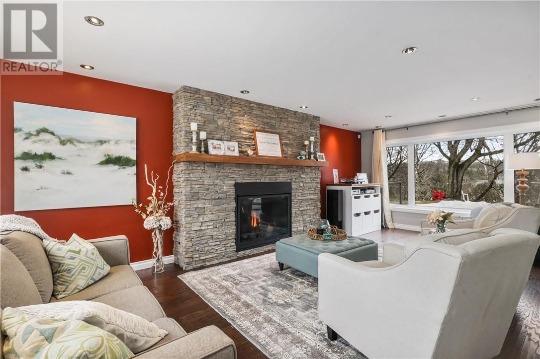 247 SPANISH RIVER DRIVE Image 23