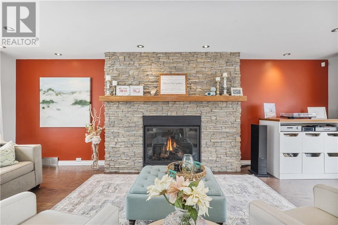 247 SPANISH RIVER DRIVE Image 24