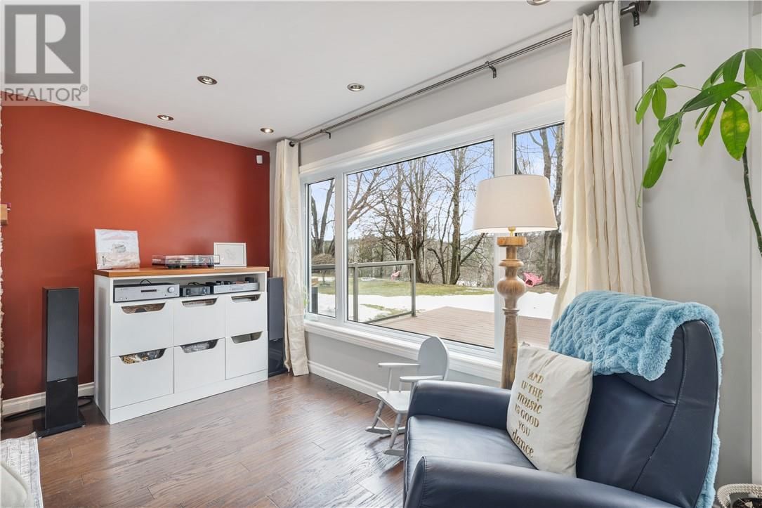 247 SPANISH RIVER DRIVE Image 26