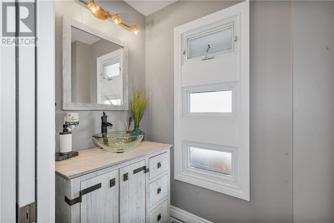 247 SPANISH RIVER DRIVE Image 29