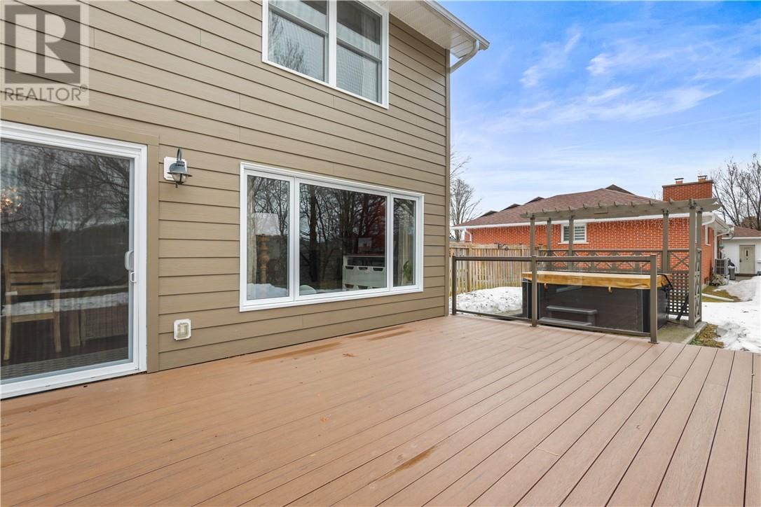 247 SPANISH RIVER DRIVE Image 3