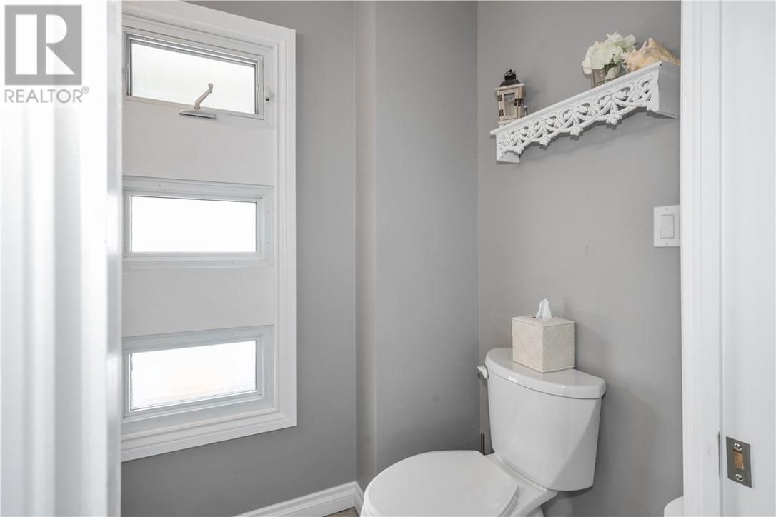 247 SPANISH RIVER DRIVE Image 30