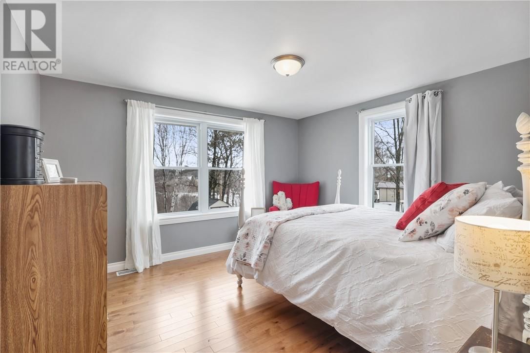 247 SPANISH RIVER DRIVE Image 31