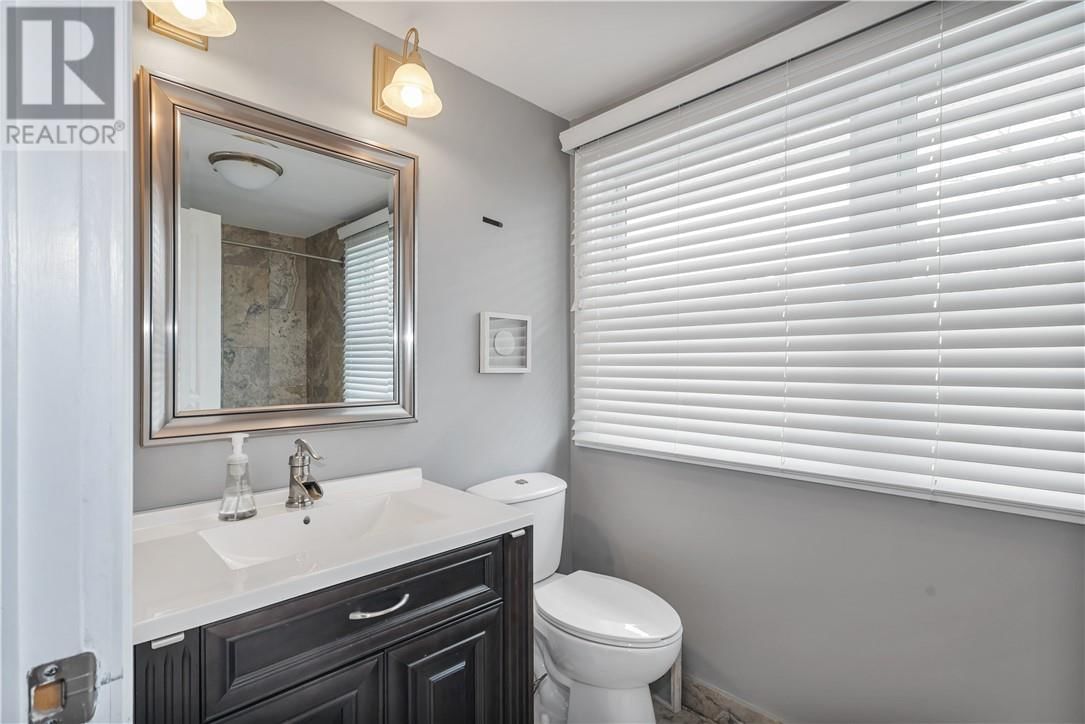 247 SPANISH RIVER DRIVE Image 36