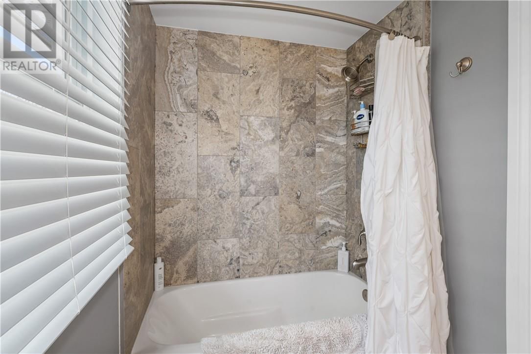 247 SPANISH RIVER DRIVE Image 37