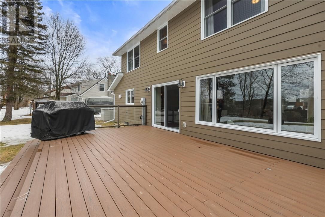 247 SPANISH RIVER DRIVE Image 4