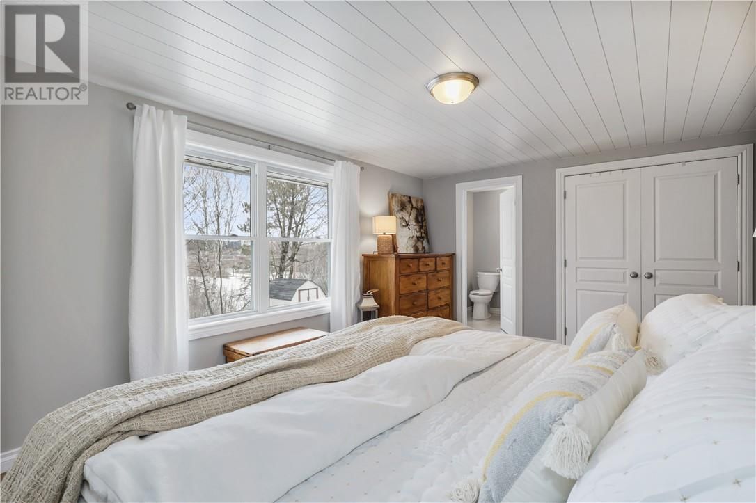 247 SPANISH RIVER DRIVE Image 44