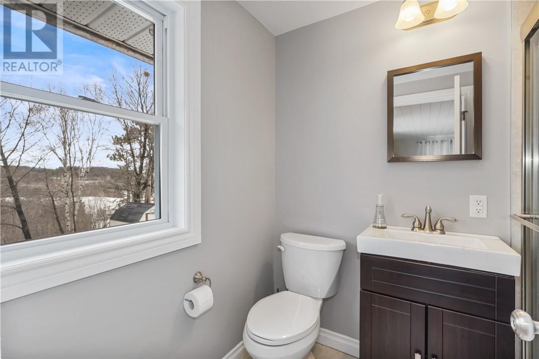 247 SPANISH RIVER DRIVE Image 45