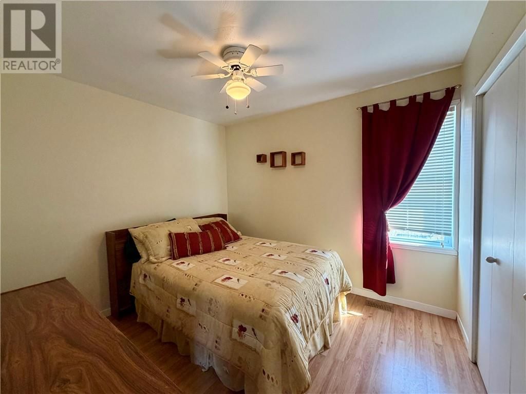 4418 THERESA AVENUE Image 10