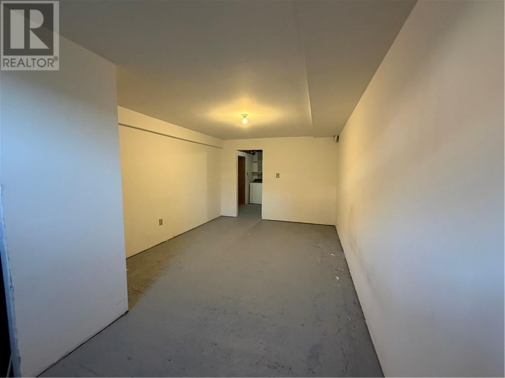 4418 THERESA AVENUE Image 19