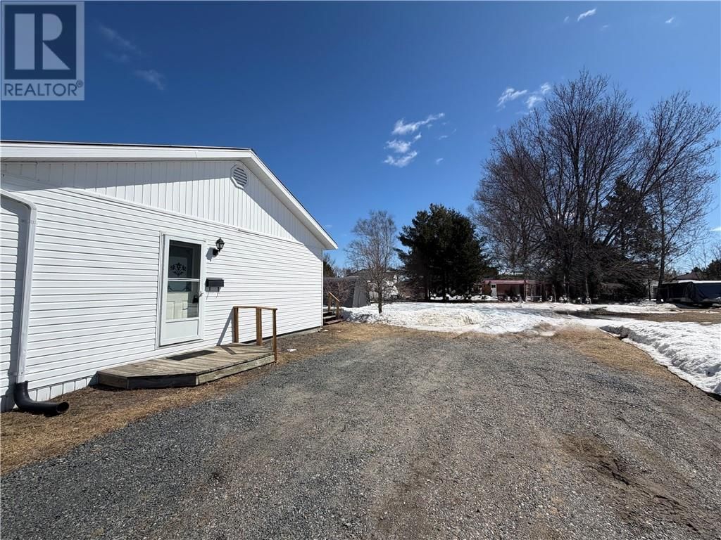 4418 THERESA AVENUE Image 21