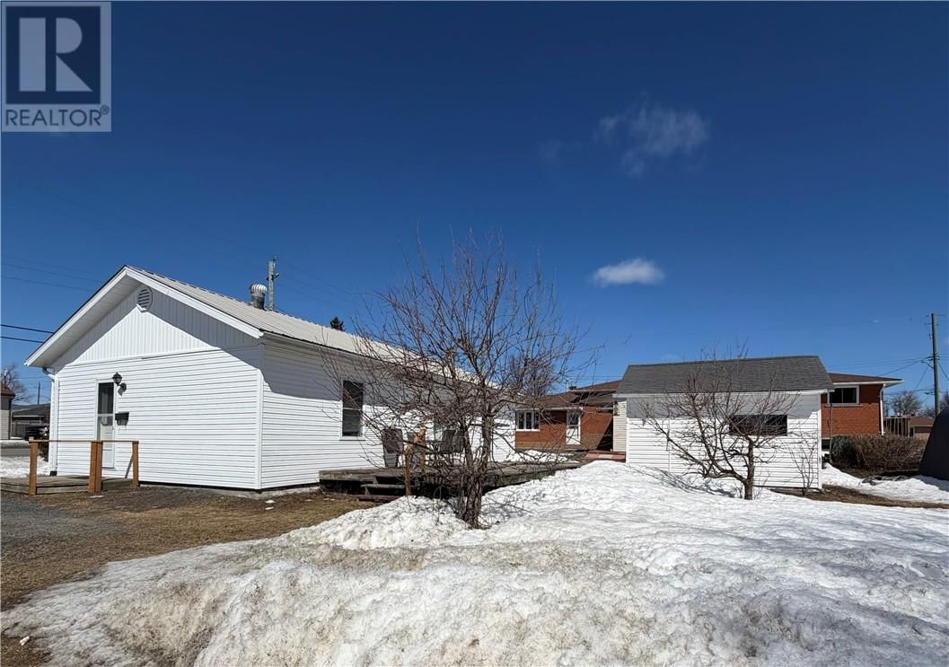 4418 THERESA AVENUE Image 22