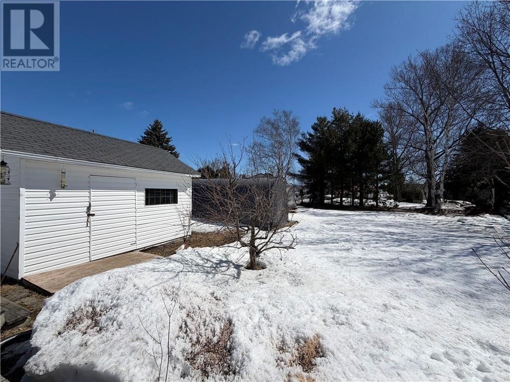 4418 THERESA AVENUE Image 25