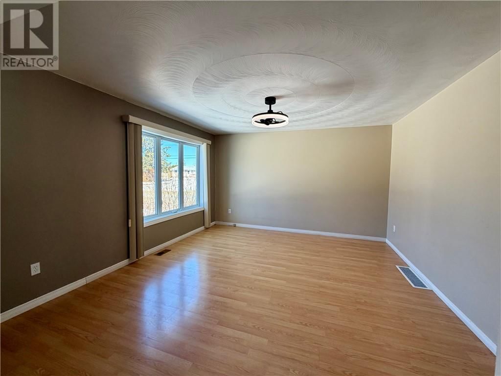 4418 THERESA AVENUE Image 7