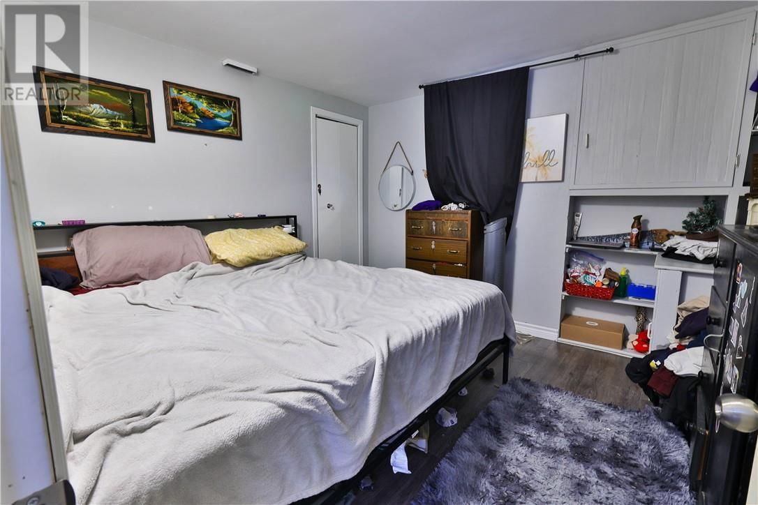 401 YORK STREET Image 13