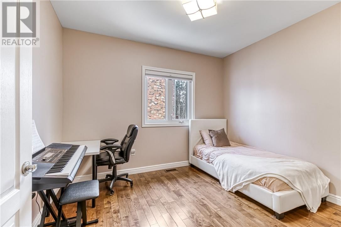 179 MERRYGALE DRIVE Image 24