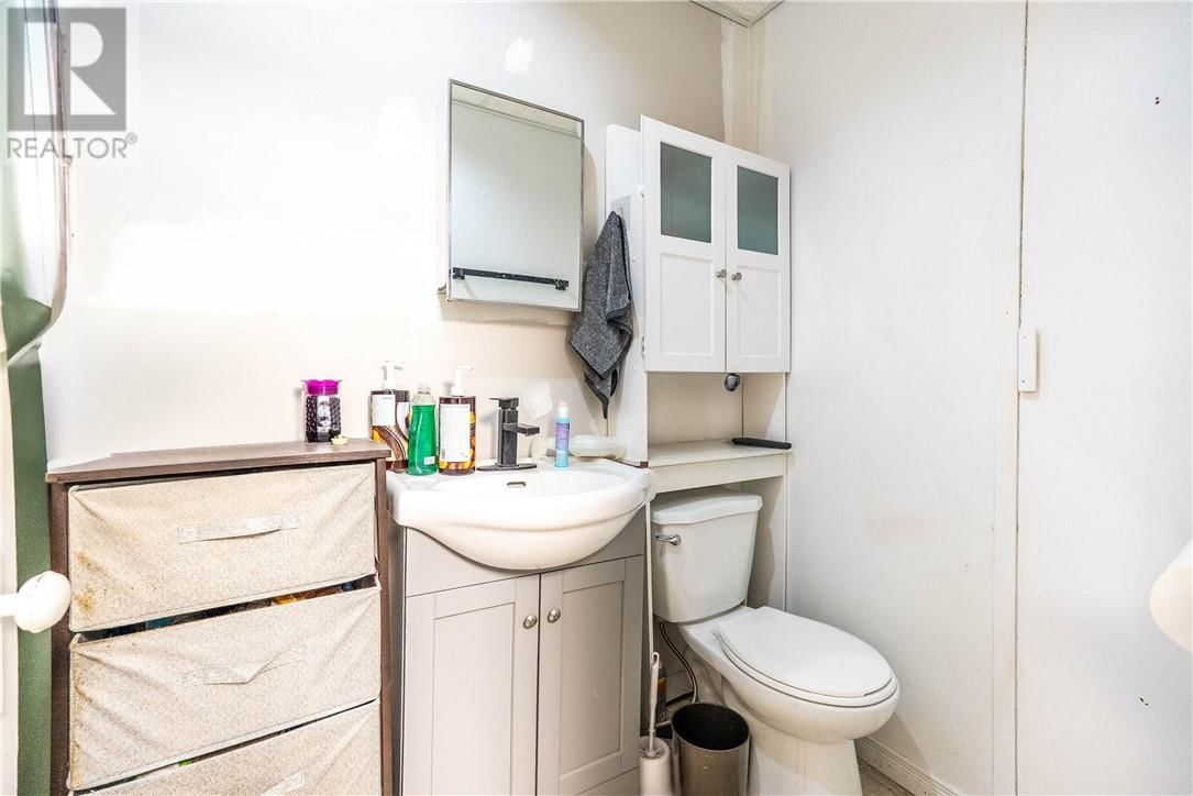 3-5 EYRE STREET Image 12