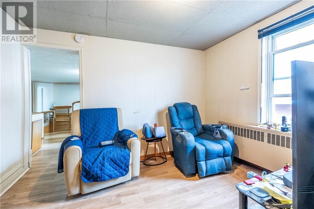 3-5 EYRE STREET Image 13